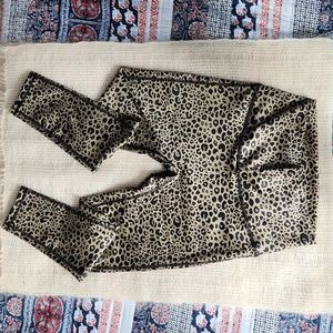 Alo yoga leggings gold leopard print